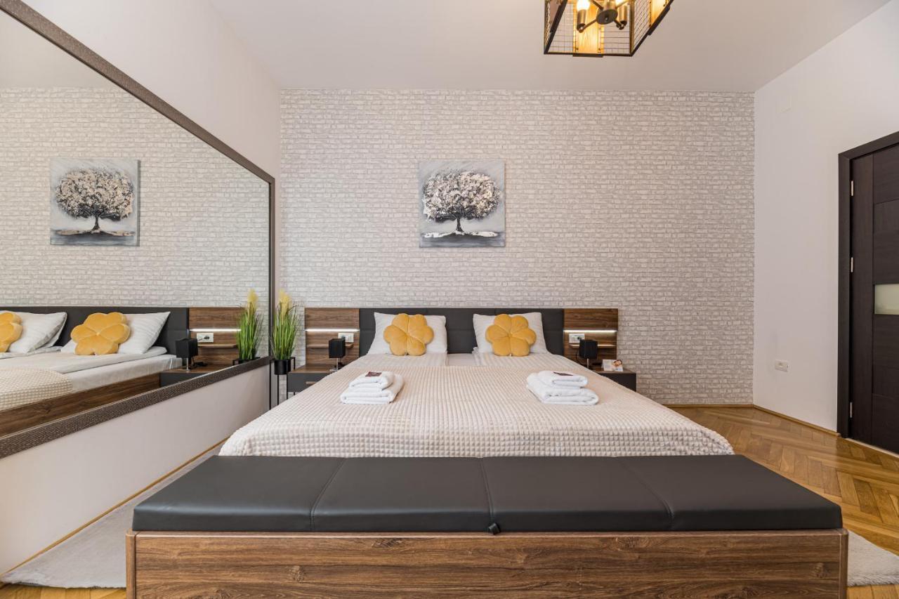 Ama Holidays Afi Apartment